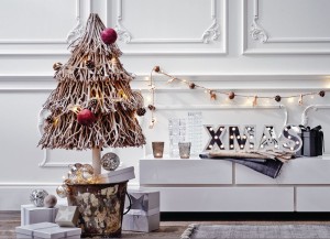 lichterkette-mit-holzdecor.jpg